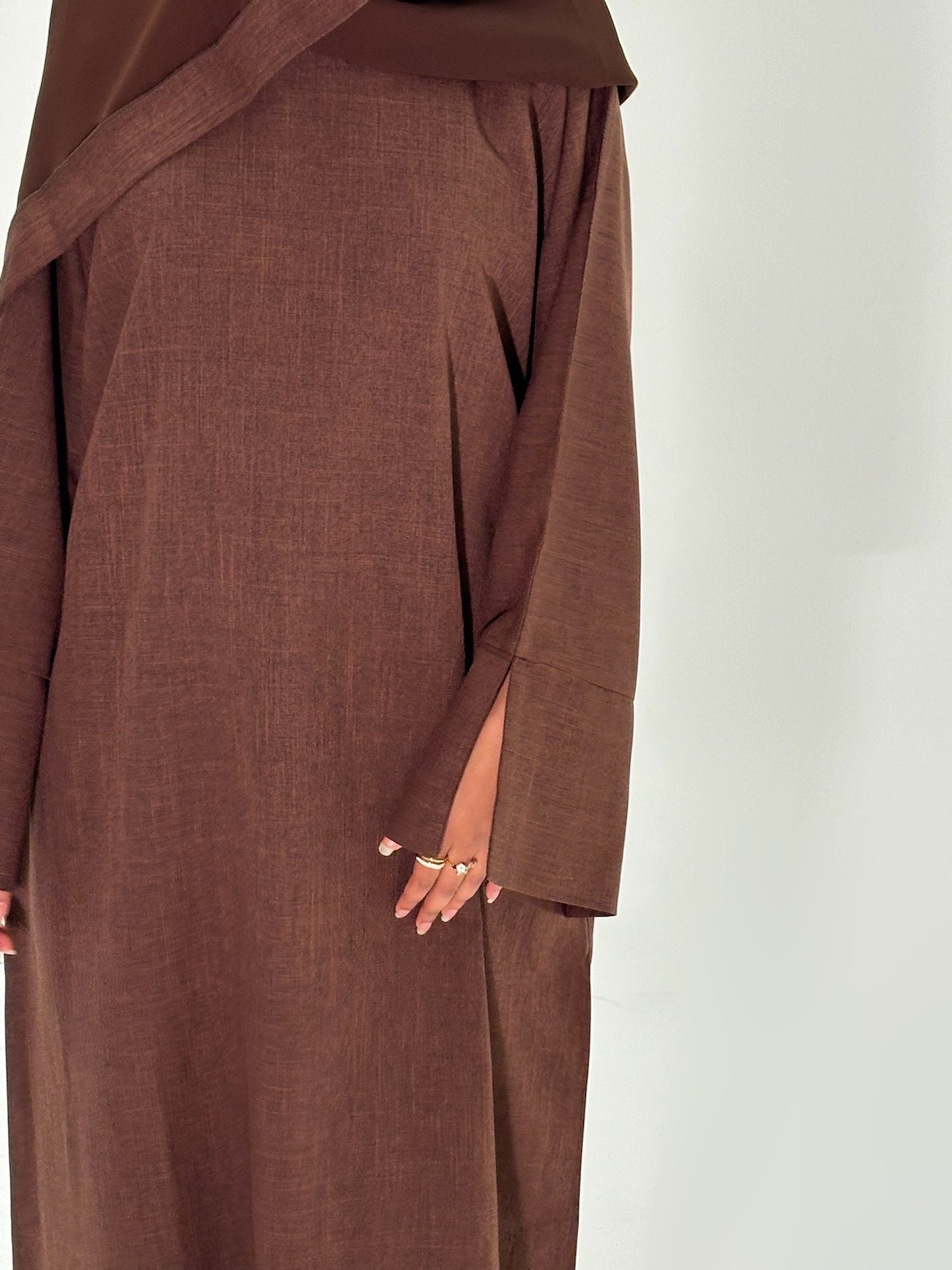 Bayān (بيان) Abaya - MOCHA