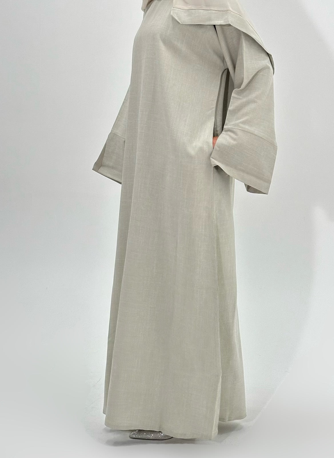 Bayān (بيان) Abaya - STONE