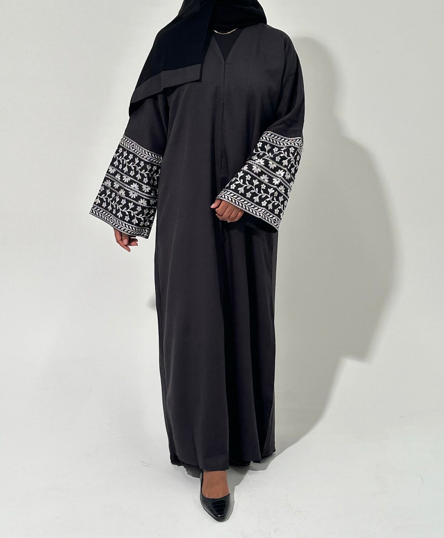 Hadīqah (حديقة) Abaya - BLACK